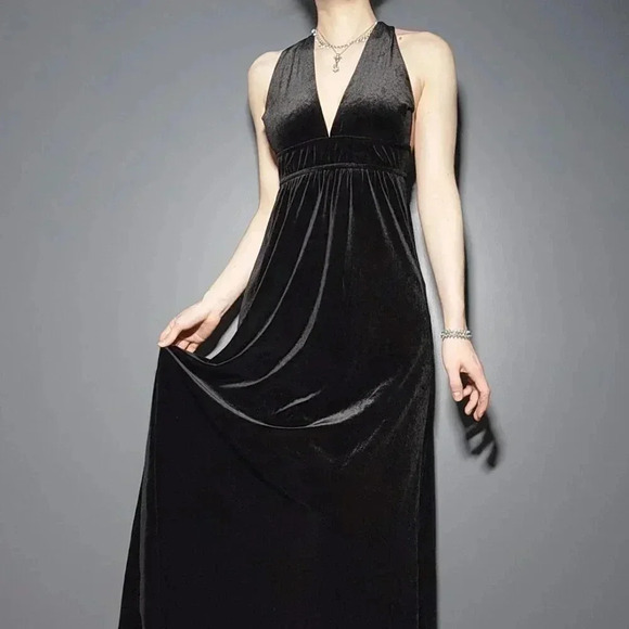 Vintage 90s elegant low cut black velvet babydoll halter maxi dress - Picture 2 of 11